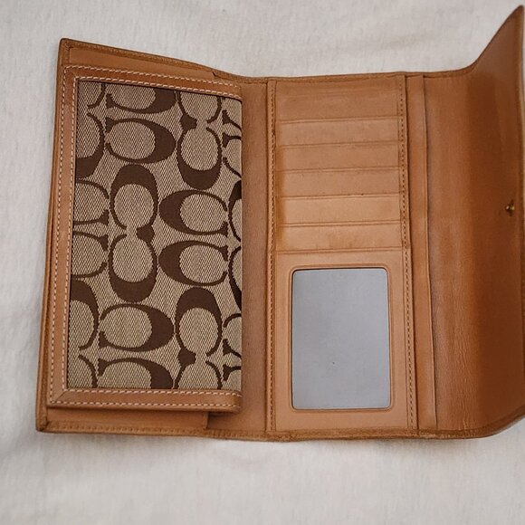Coach Brown and Tan Signature Wallet - Picture 3 of 5